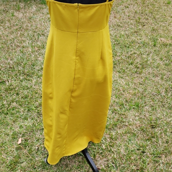 Bombshell Dress - Picture 6 of 8